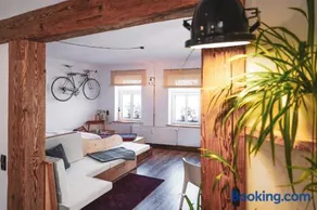 Studio Apartment zur alten Post, 48qm Individualapartment mit Blick über Zittaus Altstadt, Ferienwohnung im Altstadtkern umrandet vom Zittauer Gebirge - Image 1