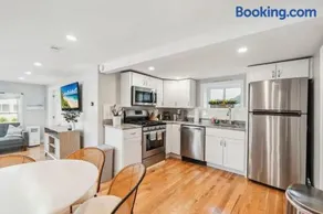 Beachfront Parking Salisbury Beach Retreat - Image 4