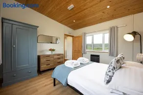 Toms Eco Lodge at Tapnell Farm - Image 3
