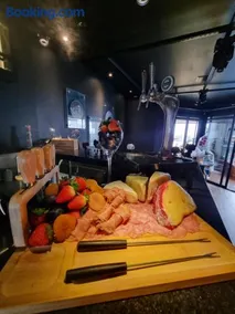 Morumbi, Apartamento Pub, SPA com hidromassagem, PISCINA Aquecida PRIVATIVA, LAREIRA, tudo que você precisa para descansar, trabalhar ou realizar aquela comemoração! Com total conforto e PRIVACIDADE! O Apt Nota 10 de SP! - Image 3