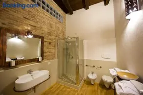 Castelletto Suites - Image 3