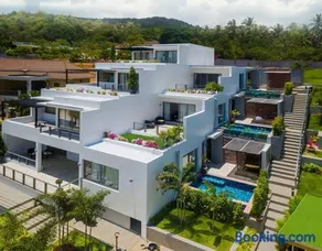 Tropical hill - Image 1