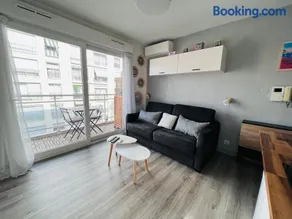 Studio terrasse et parking privé - Image 1