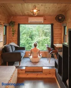 Writer's Retreat - Secluded Getaway, Hot Tub, and Stargazing Deck - Image 2