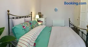 Good Times Edinburgh Elm Row City Centre Apartment - Image 4