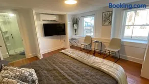 In Town Studio like Apartment - Image 2