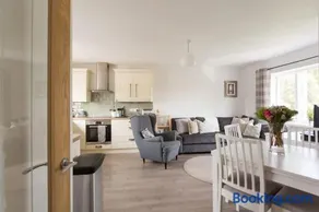 Farm House Apartment - 10 Mins to City Centre - Image 2
