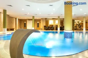 Romance Hotel and Family Suites - Image 3