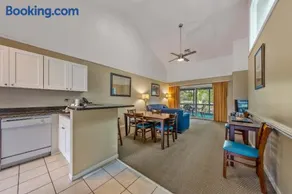 Family-Friendly Lake Condo with Jacuzzi & Resort Fun - Image 4