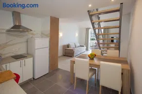 Mar e Sol Apartments - Image 1