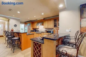 Charming Gulf front condo with courtyard pool access & full gulf view - Image 3