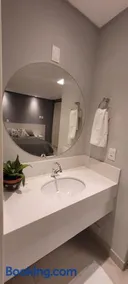 Flat Century Plaza - Image 3