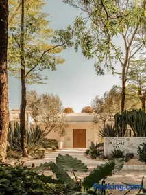 is.land Villa - Image 4