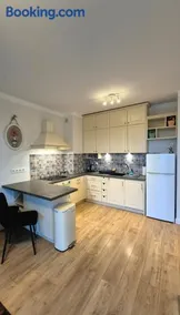 Cozy Vintage Apartment Free Parking - Image 1