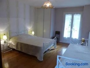 Grande maison à Saint-Pourçain avec piscine, sauna et WiFi - Image 2
