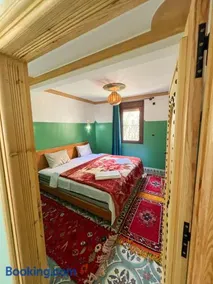 Tabourihte Gardens - Image 1
