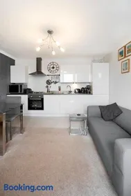 Beach Front Flat Shaldon with Parking - Image 5