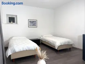 Modern classic apartment - Image 2