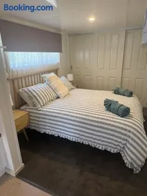 Turners Beach Holiday Cabin - Image 1