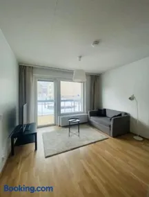 Kotimaailma - Kaunis tilava kolmio saunalla Helsingissä - Image 1