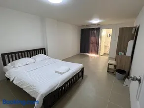 ชาโตว เรสซิเดนซ์ Chateau Residences - Image 3