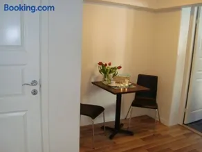 Modern 2 room apartment in the city centre - Image 2