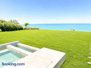 Miguel Luxury Beach Front Villa - Image 3