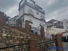 Beautiful House - Image 3