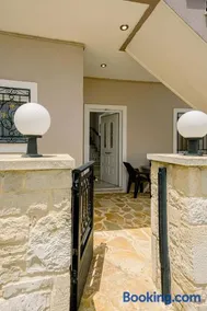 Creta Sea View 2BR Maisonette by ΜΡS - Image 1