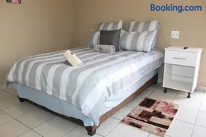 Unit G Guest House - Image 2