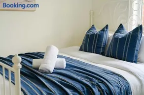 Bright 2BR North Ryde Near Metro & Macquarie - Image 5