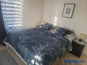 charming & comfy apartment, close to highway, wifi, netflix, amazon prime - Image 2