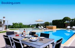 Red Oak Tree Villa - Image 2