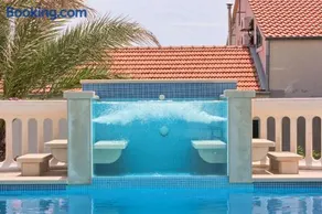 Lantana Holiday Home - Image 2