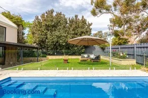 BORE1 - Coastal Family Getaway - Image 1