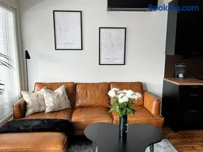 Modern & Stylish 2BR Apartment with Sauna, Terrace and Free Private Parking - Image 2