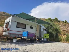 Private caravan with mountain and sea view - Image 2