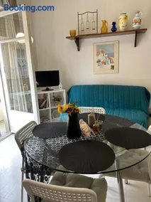 Bright Studio with Private Balcony in Nice Port - Image 3