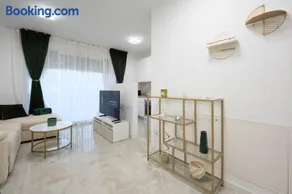 Design apartment with private terrace - Image 3