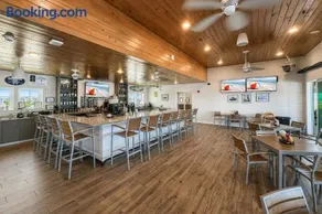 Beach Retreat - Image 3