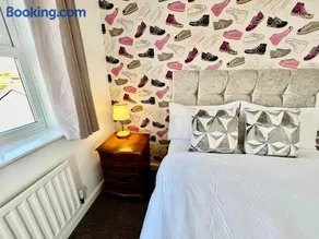 Mannys Apartment - Nice & Cozy 4Bed Flagship Lodge - Image 2