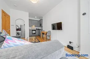 Modern Holyrood 1 Bedroom Apartment - Edinburgh - Image 3