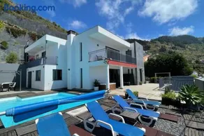 Villa avec piscine privée, terrasse et jardin | Vue mer - Image 3