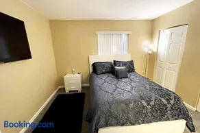 Luxury Miami 2br Townhouse Near Stadium !! - Image 4