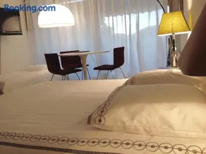 BRIGITTE Studio centre Saint Tropez parking piscine wifi vue mer - Image 2