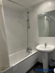 Double bedroom in Santry near Airport - Image 2