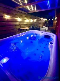 Charming Scandinavian eco house with private garden and jacuzzi between Amsterdam Haarlem and Schiphol Airport - Image 3
