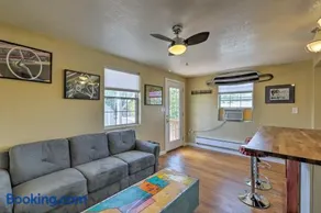 Winslow Apartment w/Jacuzzi- Deck & Grill Access! - Image 3