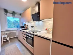 Appartement WOLKE7 byTILLY - Familienfreundliches Alpenzuhause mit Hallenbad, Balkon & Panoramablick hoch oben auf der Gerlitzen - Image 3