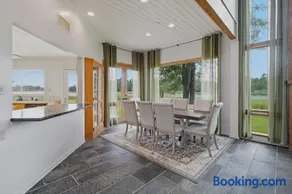 4 Bedroom Waterfront Home - Image 1